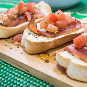 Imagem da receita  Bruschetta de Tomate com Quei...